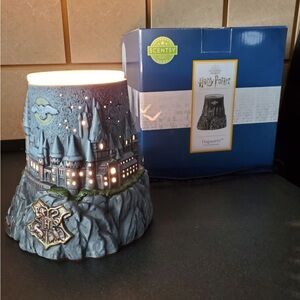 Scentsy Hogwarts Castle Warmer - Blue and White